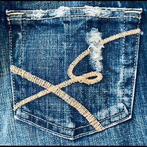 NWOT BKE Buckle Flare Star Jeans Size 28 X 33